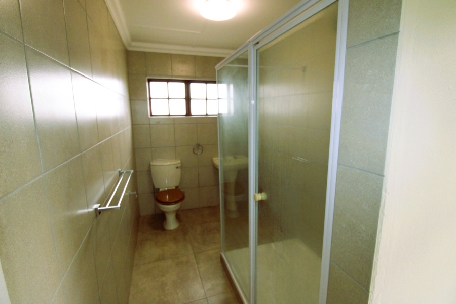 6 Bedroom Property for Sale in Gonubie Eastern Cape